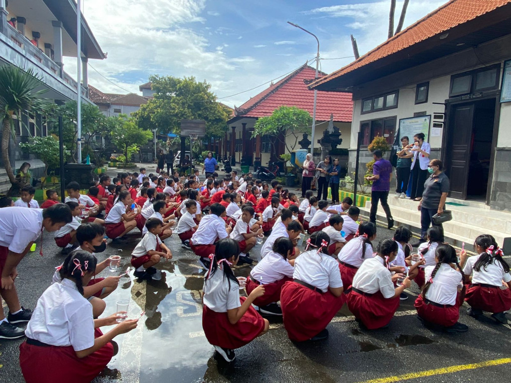SIKAT GIGI BERSAMA DI SD 6 KUTA